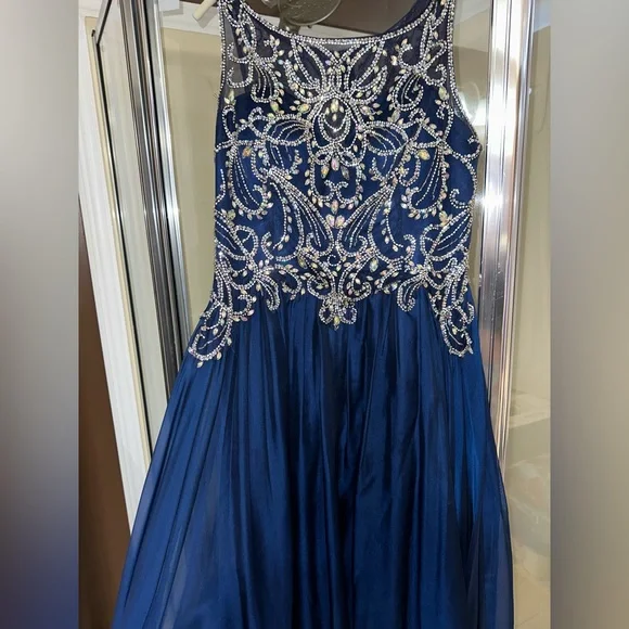 Prom Dress - Picture 1 of 7